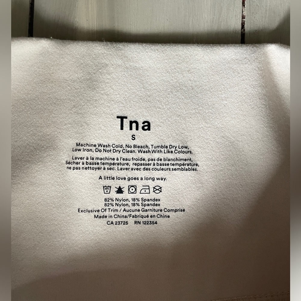 TnaBUTTER™ Atmosphere Hi-Rise 9" Short beige - Picture 2 of 3